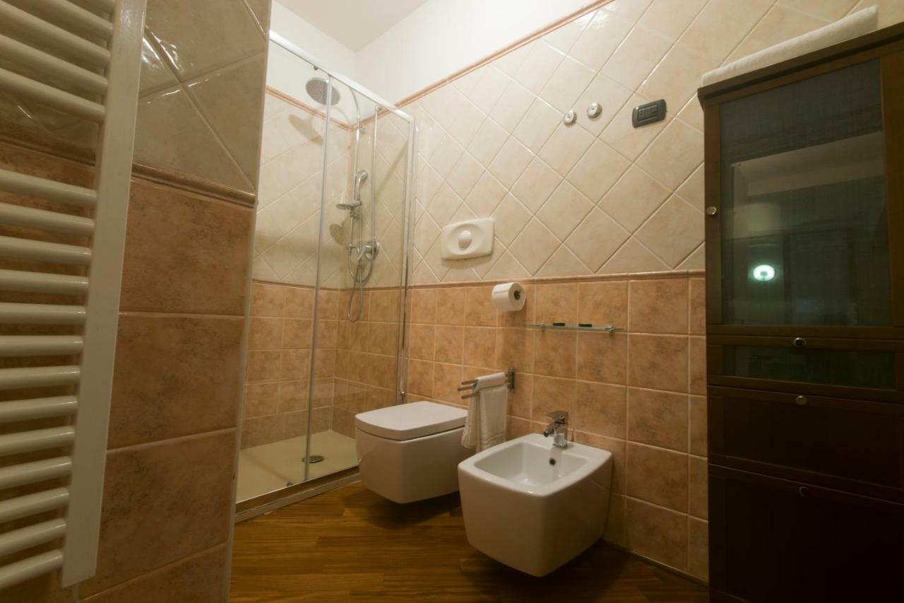 Suite Del Borgo - Affittacamere - Guest House Bologna Bagian luar foto