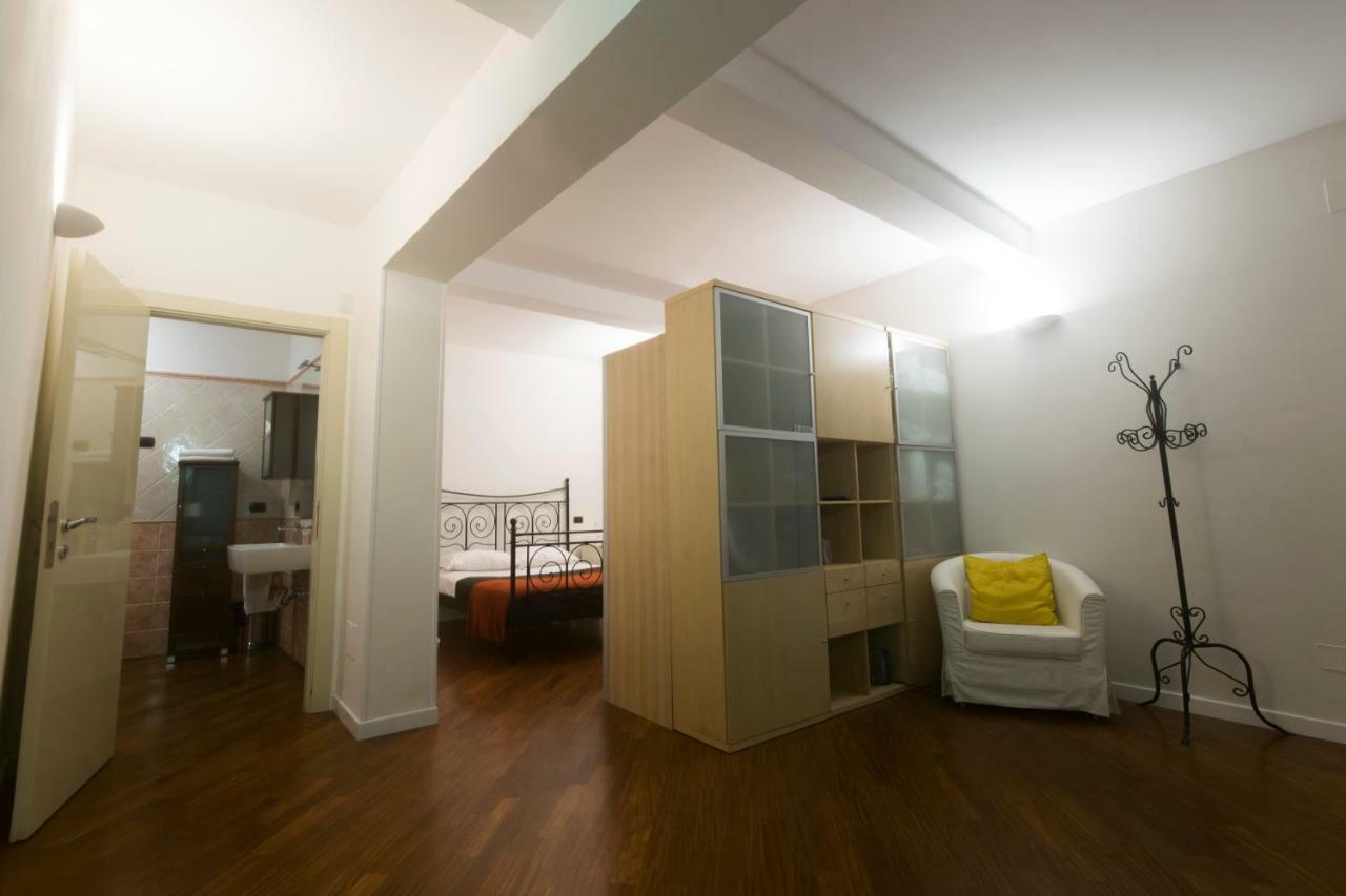 Suite Del Borgo - Affittacamere - Guest House Bologna Bagian luar foto