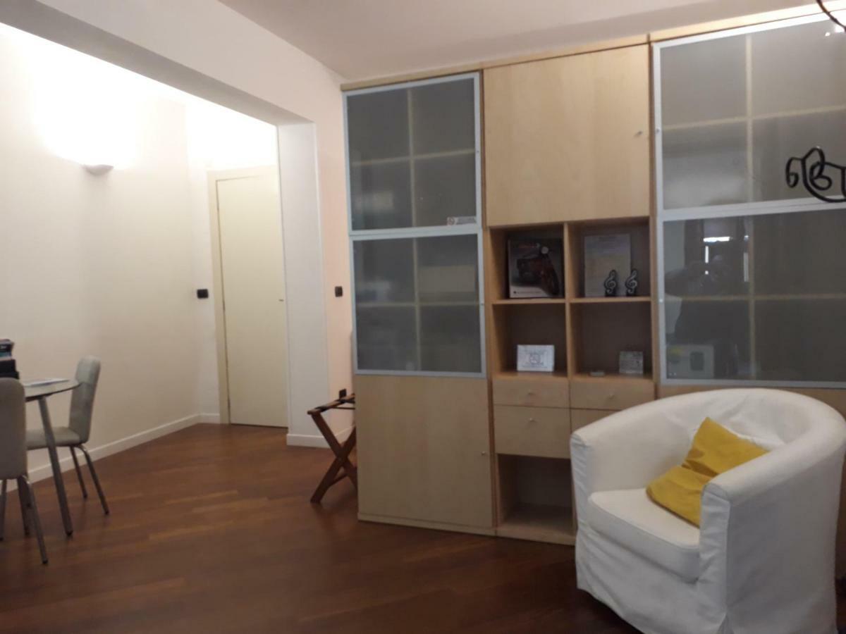 Suite Del Borgo - Affittacamere - Guest House Bologna Bagian luar foto