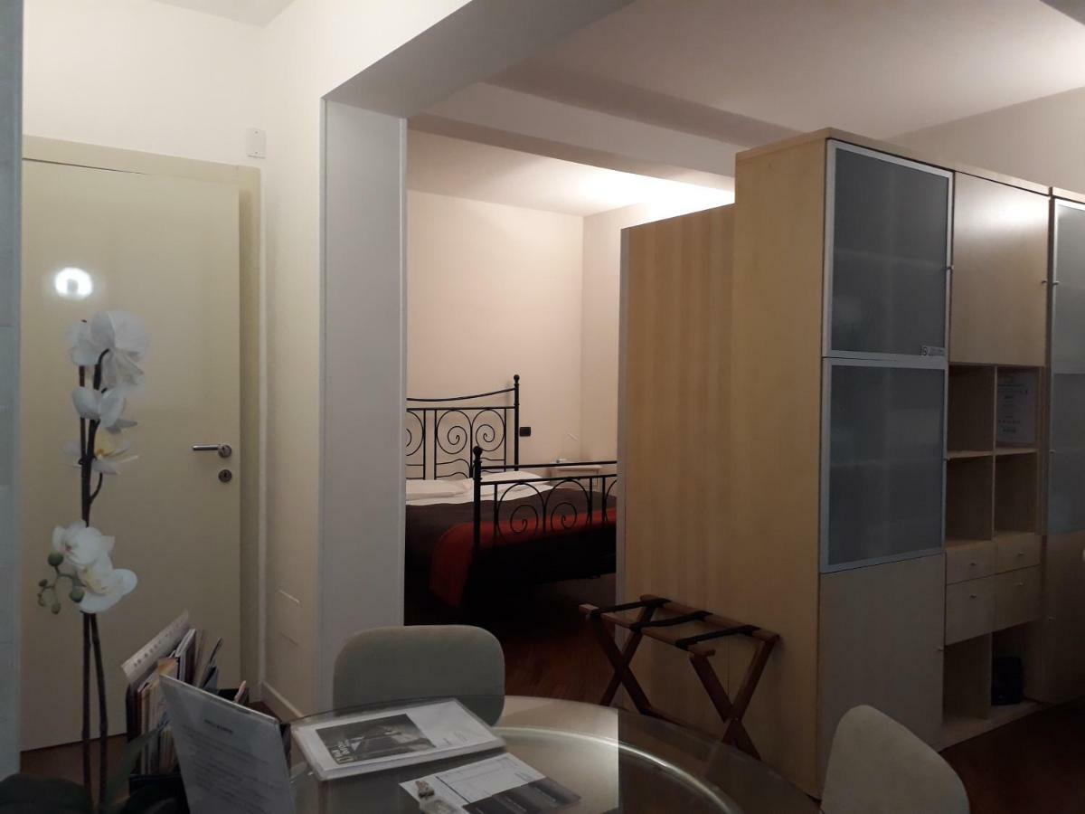 Suite Del Borgo - Affittacamere - Guest House Bologna Bagian luar foto