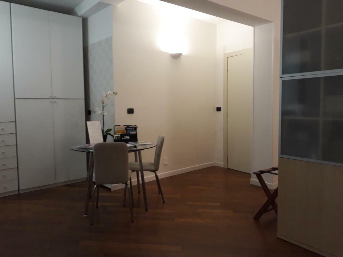 Suite Del Borgo - Affittacamere - Guest House Bologna Bagian luar foto
