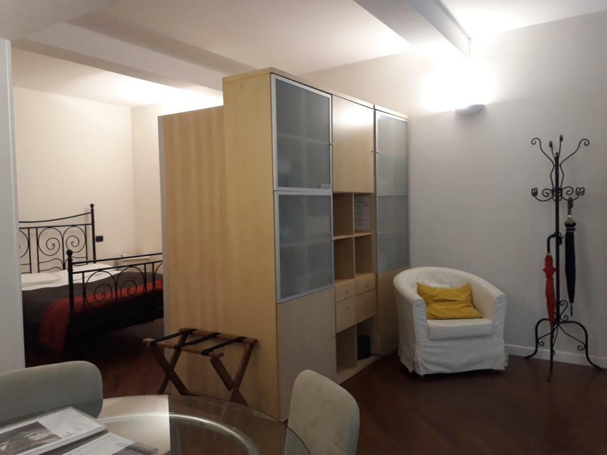 Suite Del Borgo - Affittacamere - Guest House Bologna Bagian luar foto